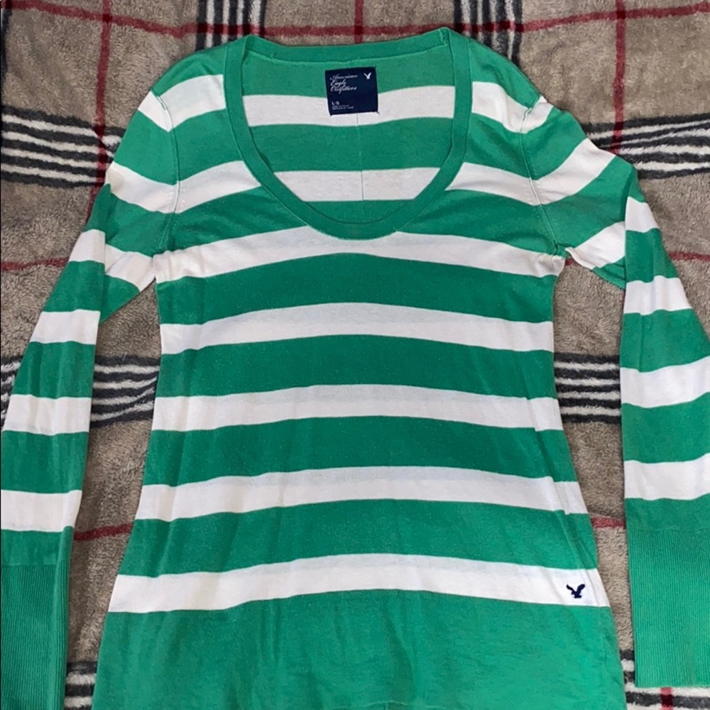 American Eagle 🦅 sweater Size L